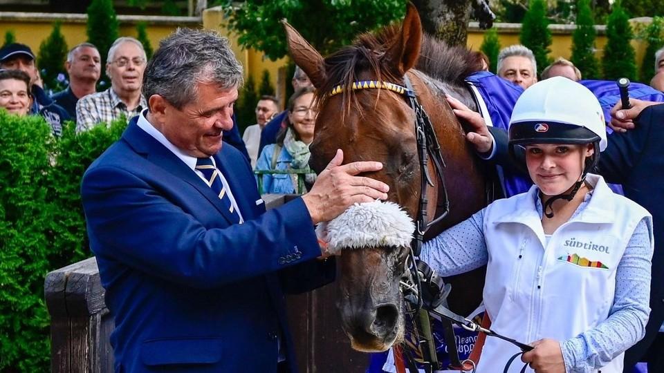 Novým prezidentem Jockey Clubu je Jiří Charvát, střídá Josefa Bečváře