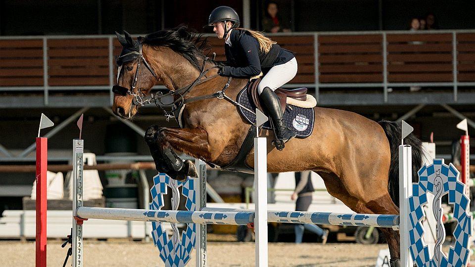 Klára Hlaváčková obhájila vítězný double při Zimním jezdeckém poháru