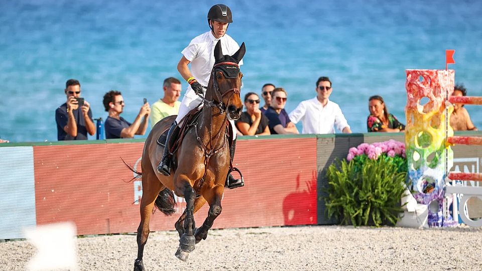 Sára Vingrálková zahájila v Miami dvanáctým místem. Vyhrál van der Vleuten